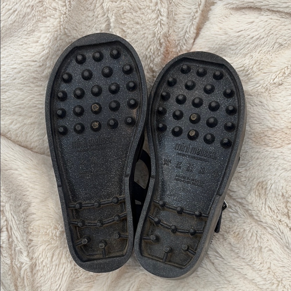 Mini Melissa Black Sandals with Woven Design - Picture 2 of 2